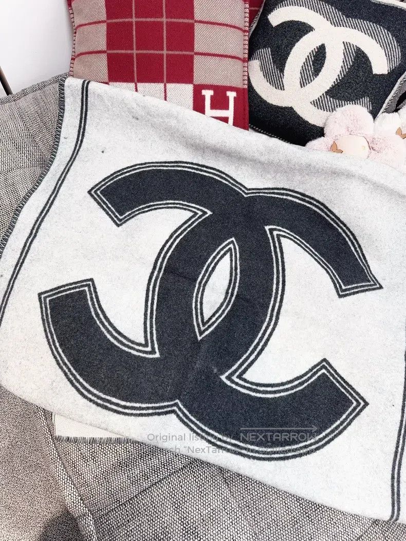 Chanel Chanel 21B Classic Double C Logo Double-sided Cashmere Bla Size ONE SIZE - 4 Thumbnail