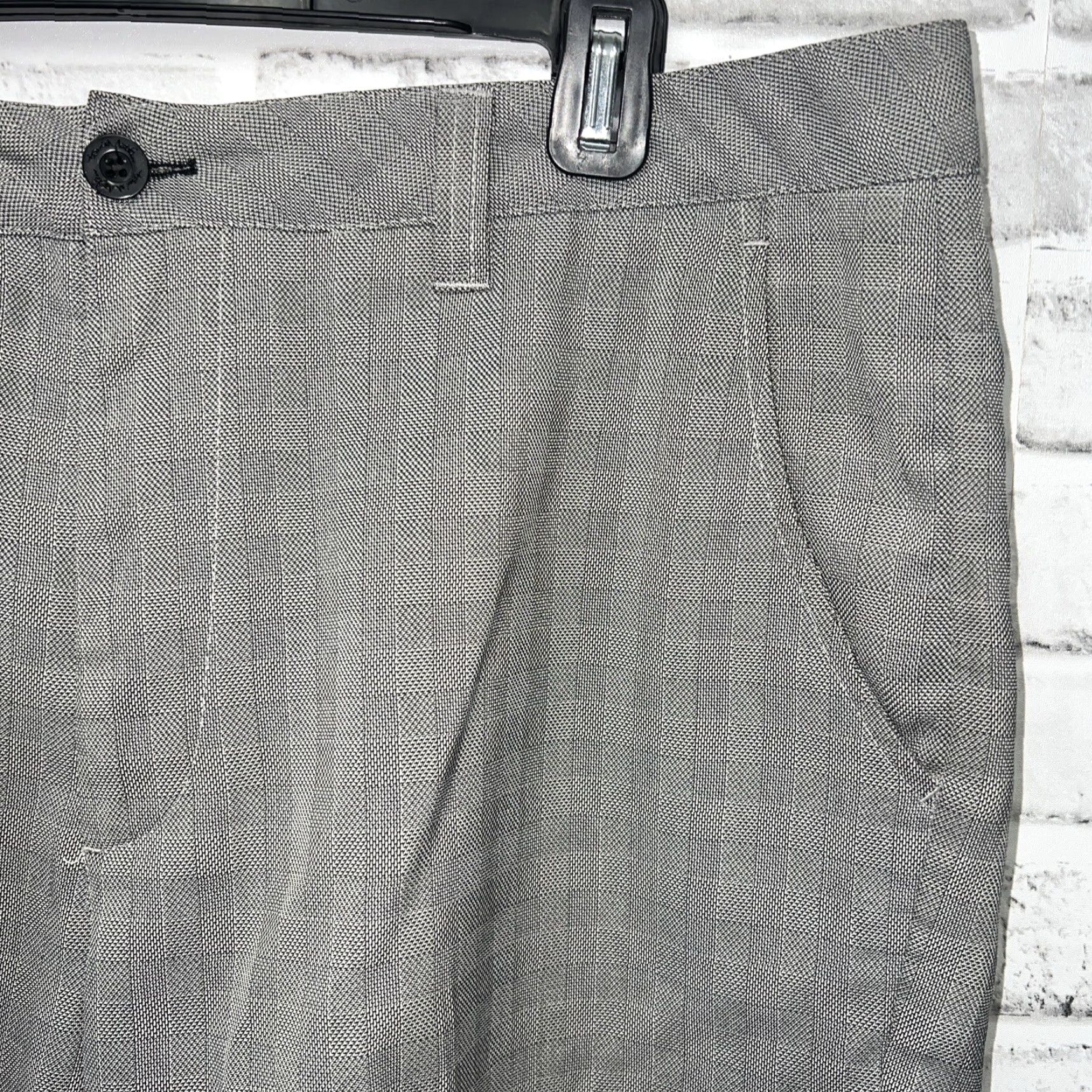 TravisMathew Travis Mathew Gray Plaid Shorts Mens Size 34 Chino Regular Fit Size US 34 / EU 50 - 2 Thumbnail