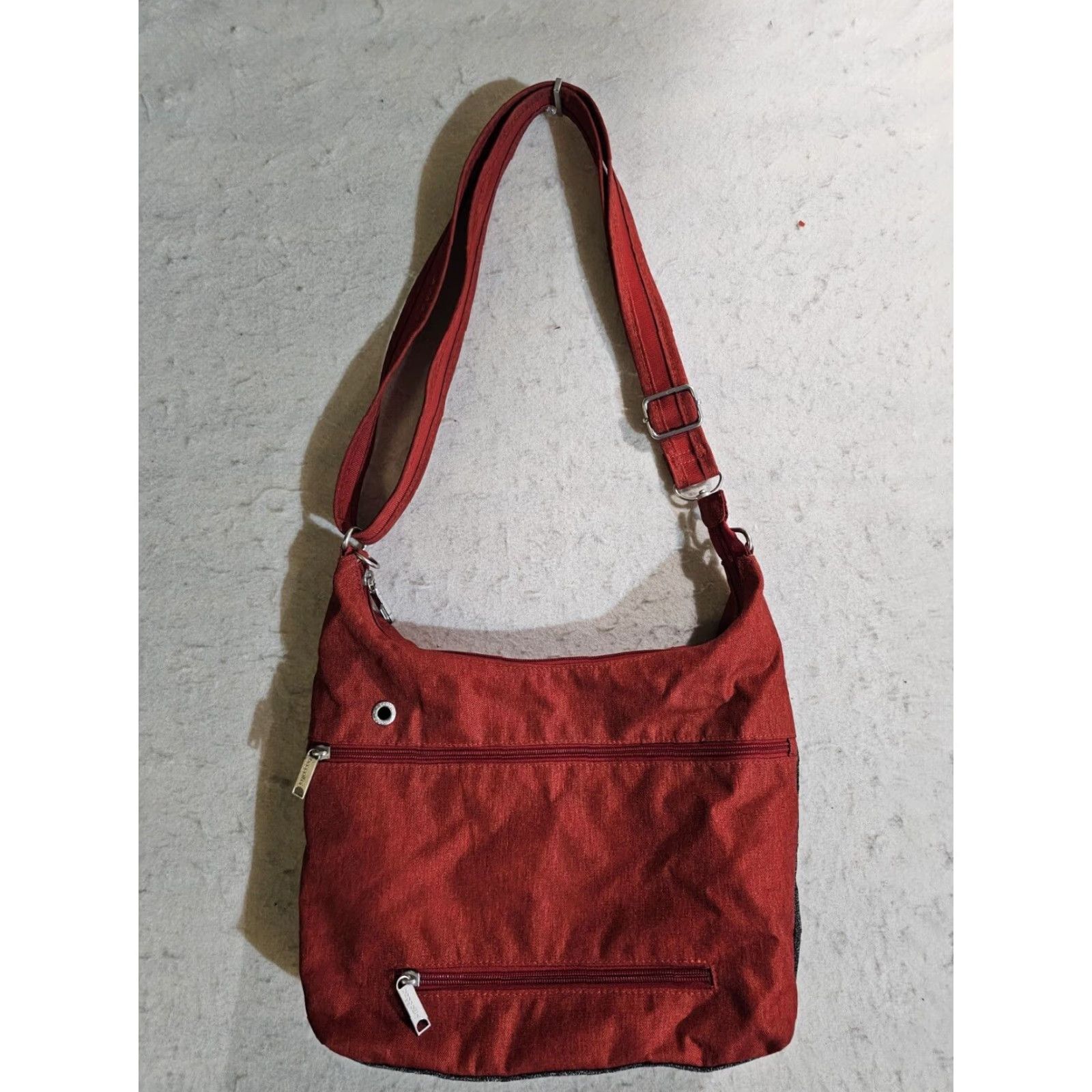Vintage Baggallini SecurTex Anti Theft Half Moon Crossbody Travel Bag Red & Gray Handbag Size ONE SIZE - 5 Thumbnail
