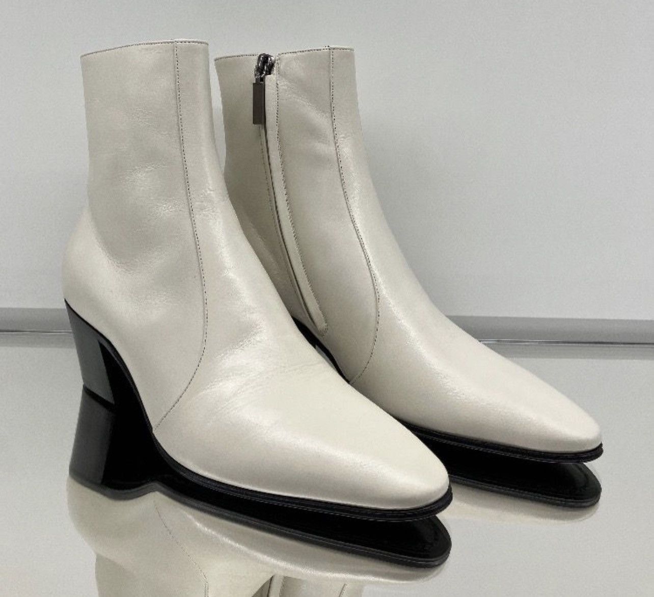 Pre-owned Saint Laurent Vassili Boots In Smooth Leather In White