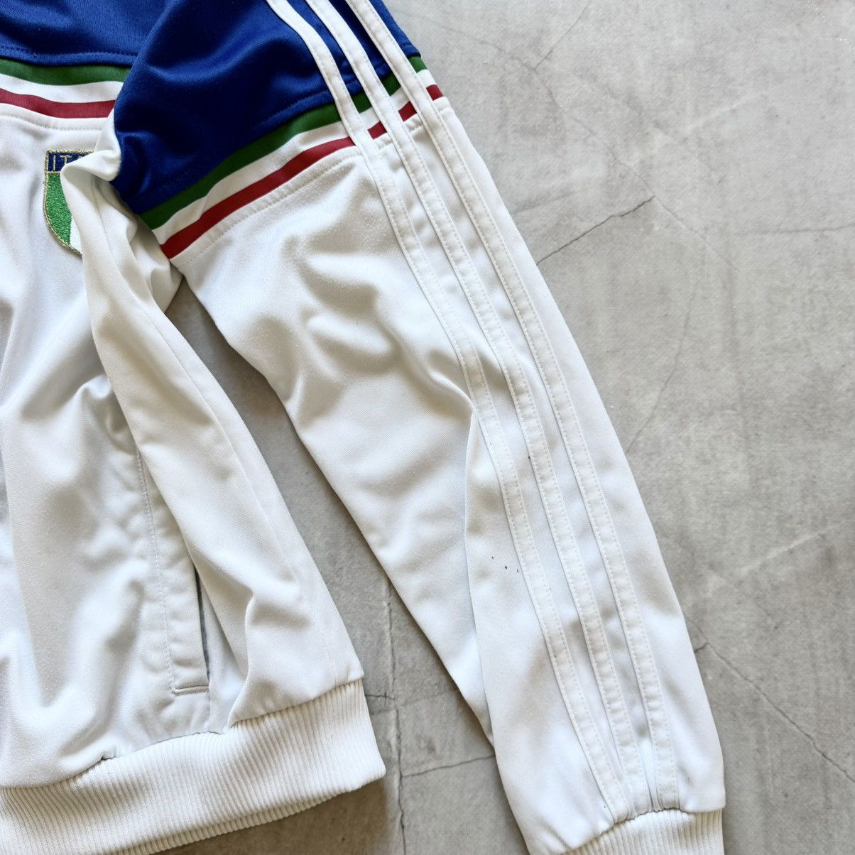 Adidas Vintage Adidas Italy Reprint 1982 Football Track Zip Y2K Size US S / EU 44-46 / 1 - 8 Thumbnail