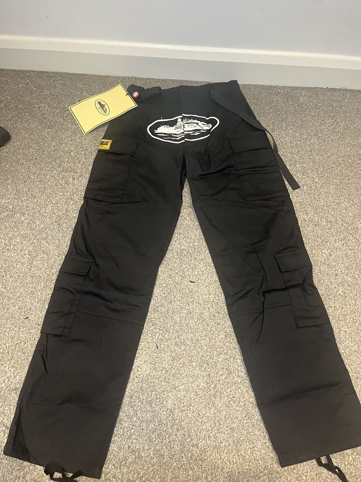 Other Corteiz alcatraz cargo trouser - black / white Size US 32 / EU 48 - 1 Thumbnail