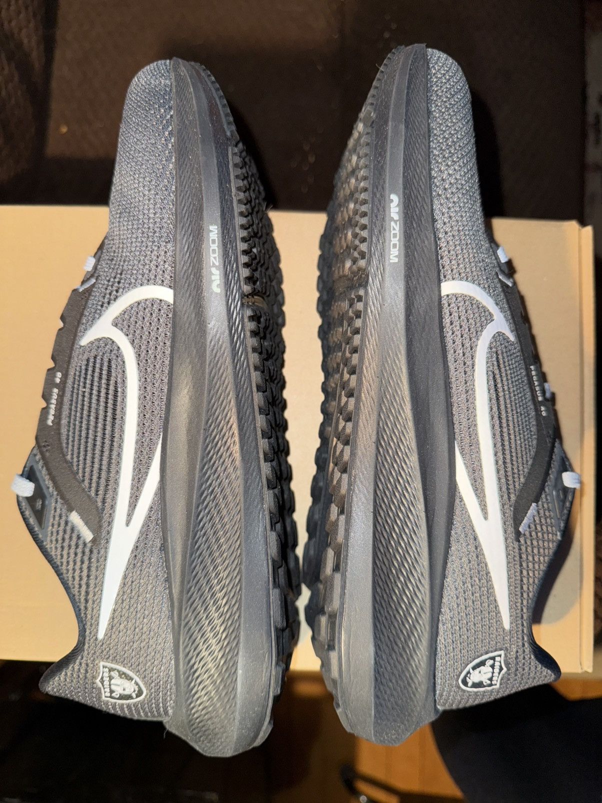 Nike Nike Air Zoom Pegasus 40 NFL “Las Vegas Raiders” New in Box! Size US 8.5 / EU 41-42 - 8 Thumbnail
