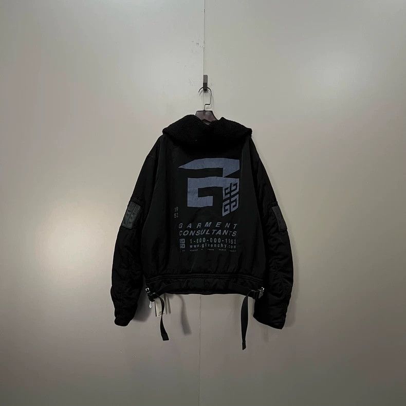 Givenchy Givenchy Size46 Black Jacket with Back Lettering Logo Size US M / EU 48-50 / 2 - 1 Thumbnail