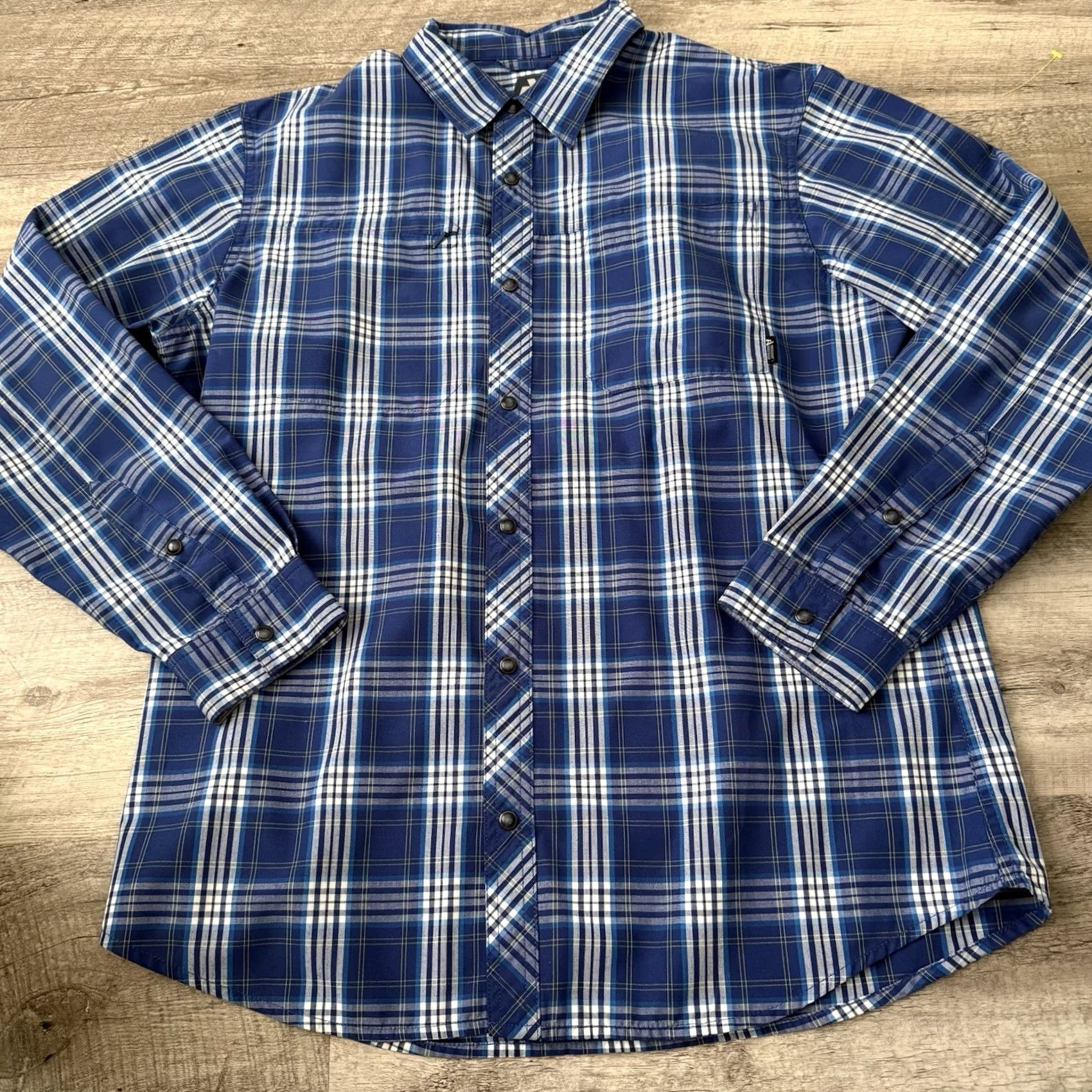 Eddie Bauer Eddie Bauer First Ascent Shirt Mens Large Blue Plaid Zip Pocket Snap Front Button Up, Hemmed for Travel & Outdoor Activewear, Wool/Poly Blend? Size US L / EU 52-54 / 3 - 3 Thumbnail