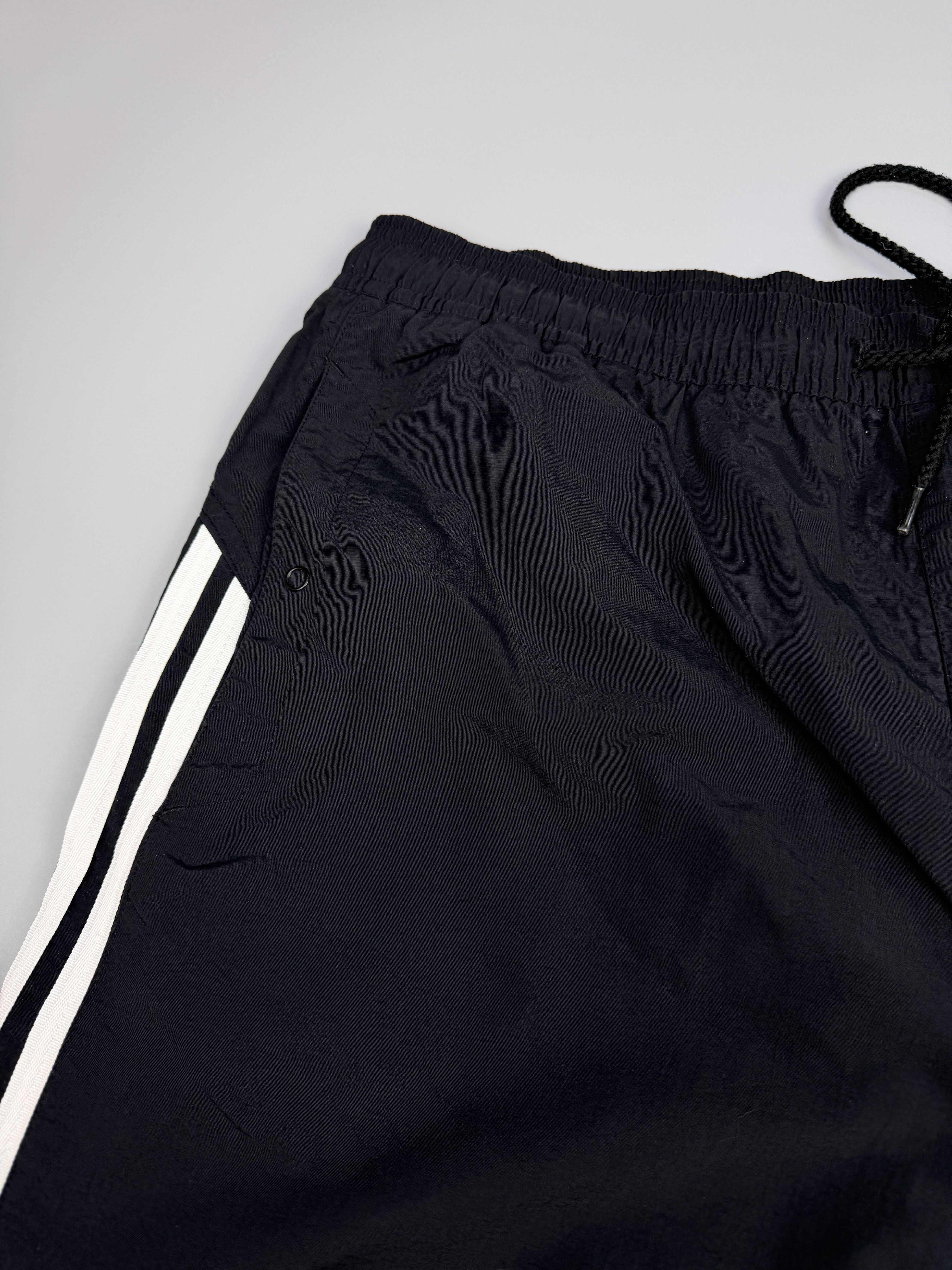 Adidas adidas perfomance gotic black white shorts Size US 34 / EU 50 - 4 Thumbnail