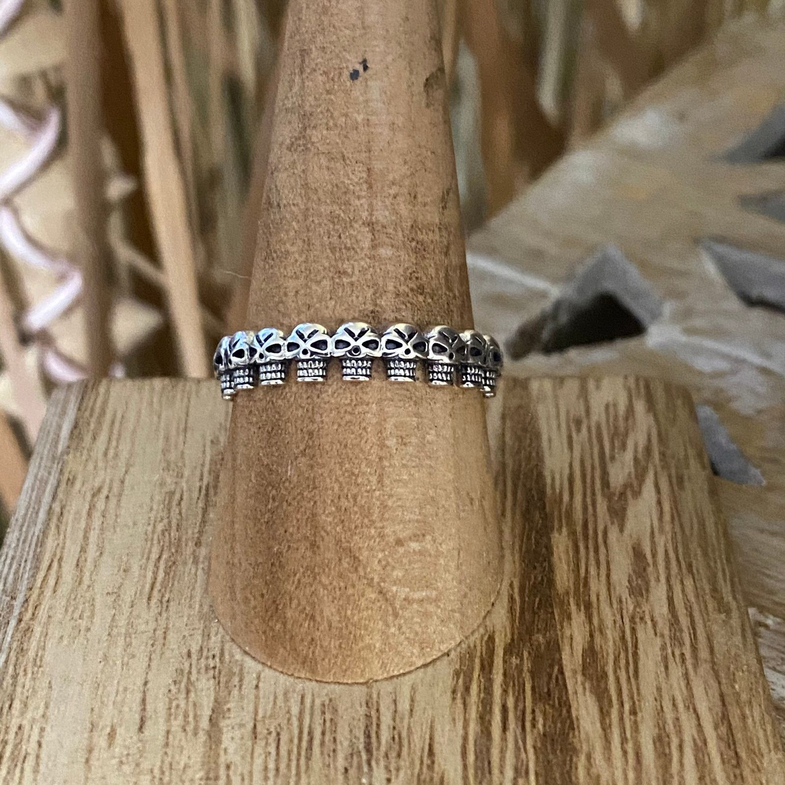 The Unbranded Brand Sterling Silver Multi Skulls Band Ring Sizes 8 Size ONE SIZE - 2 Thumbnail
