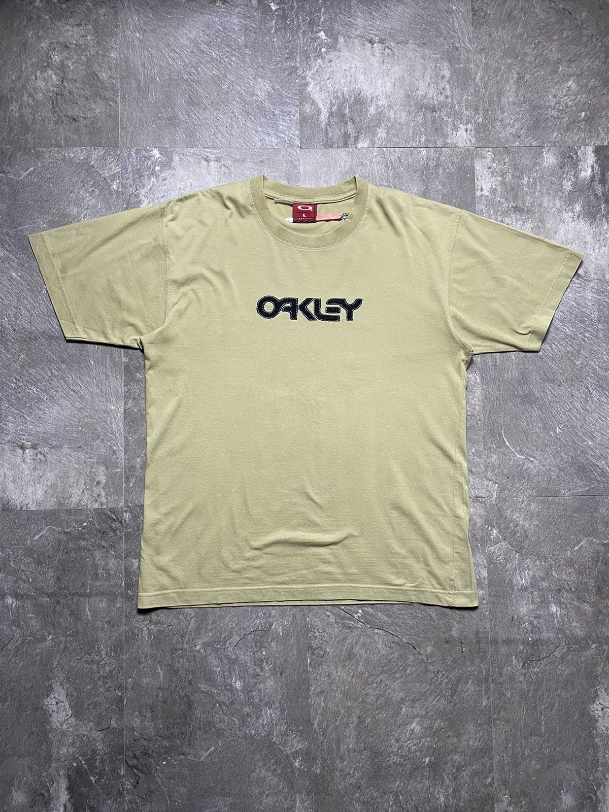 Vintage Oakley T-shirt 2000s Big Logo Japan Outdoor Y2K