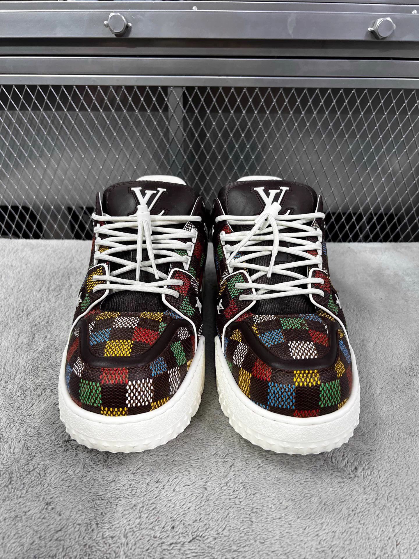 Louis Vuitton LV Trainer Maxi 2025 SS Damier 44(half) mint Size US 11 / EU 44 - 2 Thumbnail