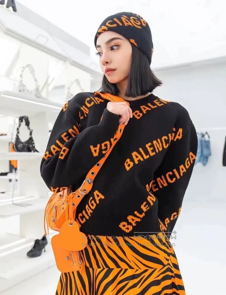 Balenciaga Balenciaga Black and orange logo round neck sweater Size US L / EU 52-54 / 3 - 9 Thumbnail