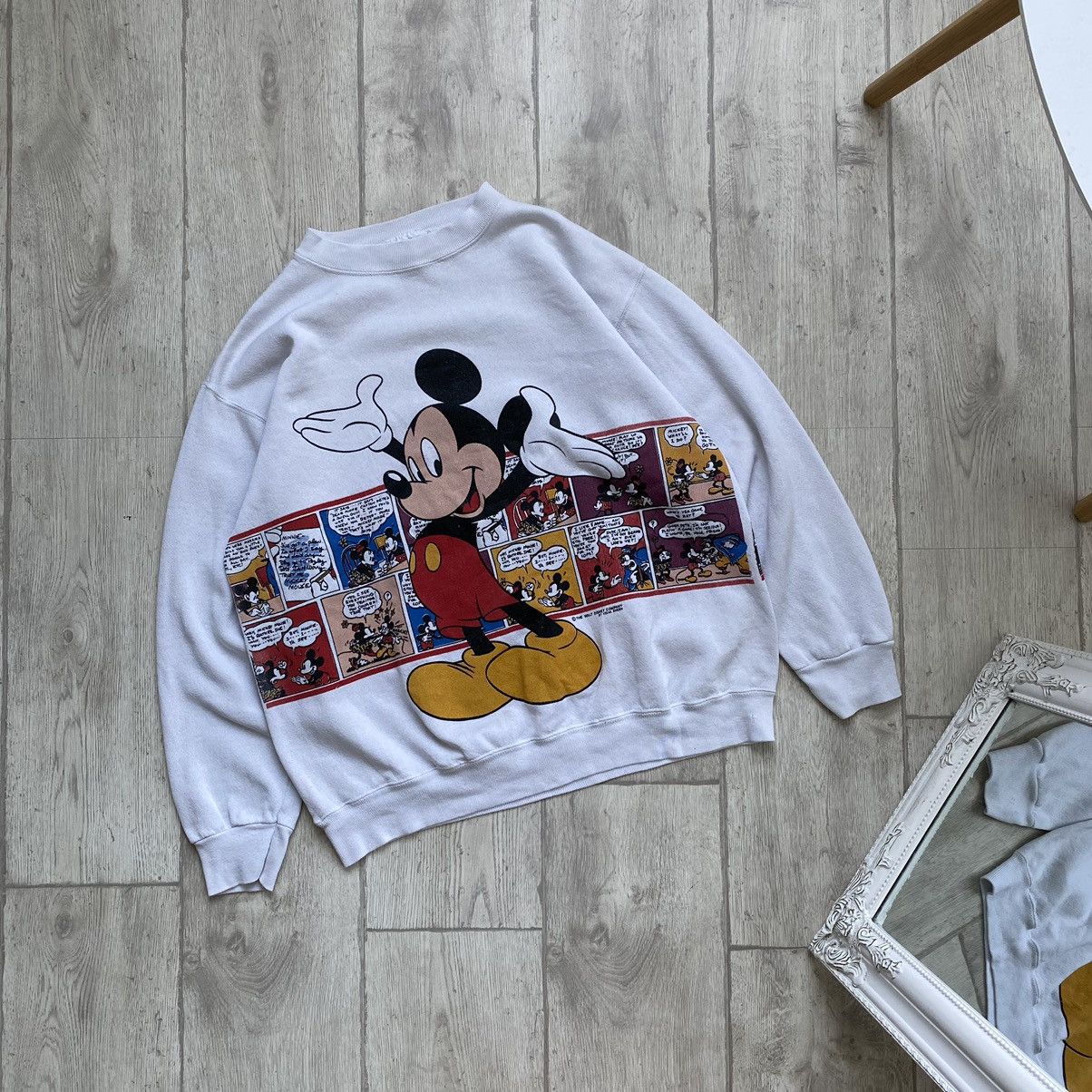 Vintage Velva Sheen Disney Mickey hotsell Mouse All Over Print White Sweatshirt sz XL