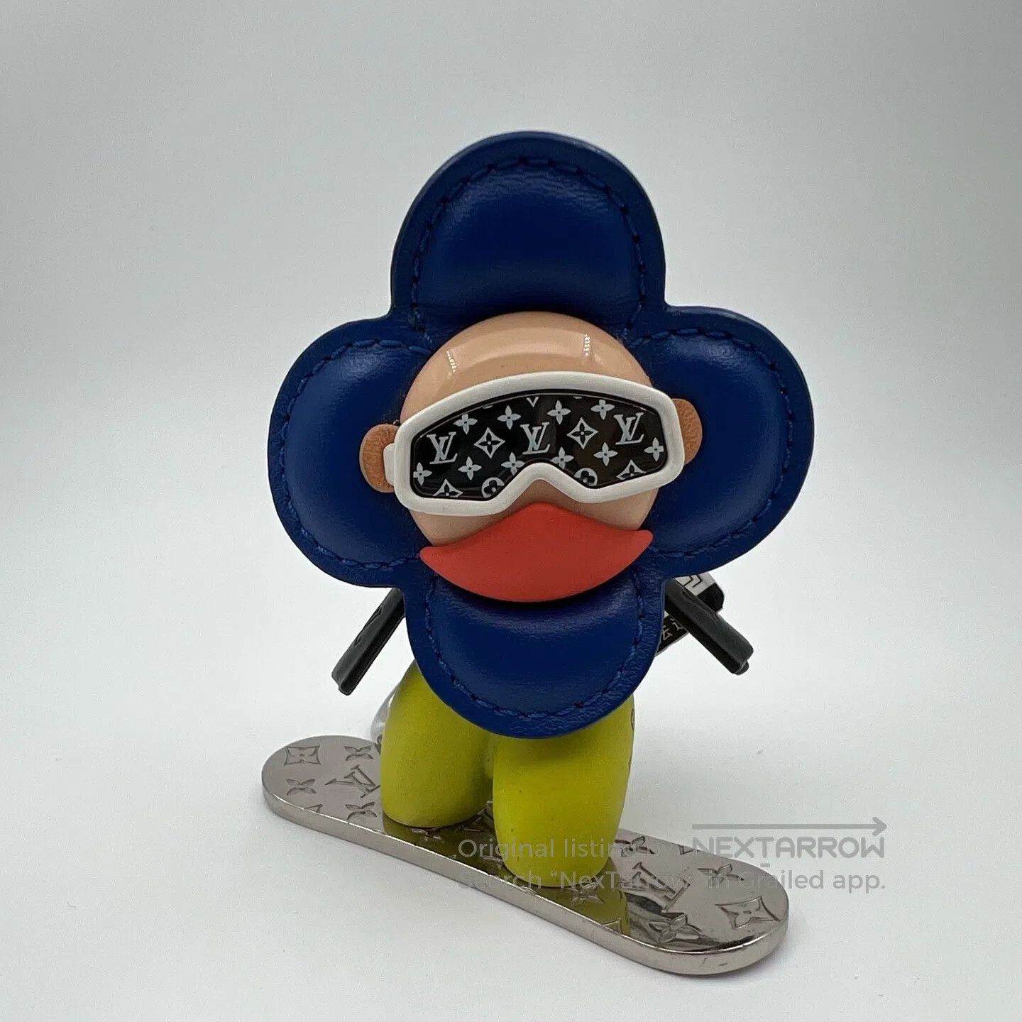 Louis Vuitton Louis Vuitton Sunflower Skiing Keychain Size ONE SIZE - 1 Thumbnail