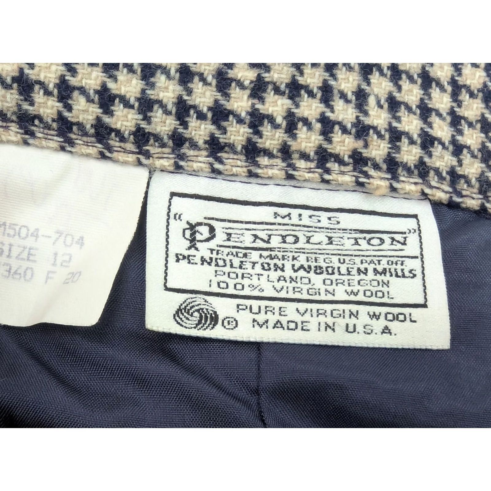 Pendleton VINTAGE Miss Pendleton Houndstooth Pencil Skirt Women 12 Wool Lined EUC Size 34" / US 12 / IT 48 - 7 Thumbnail