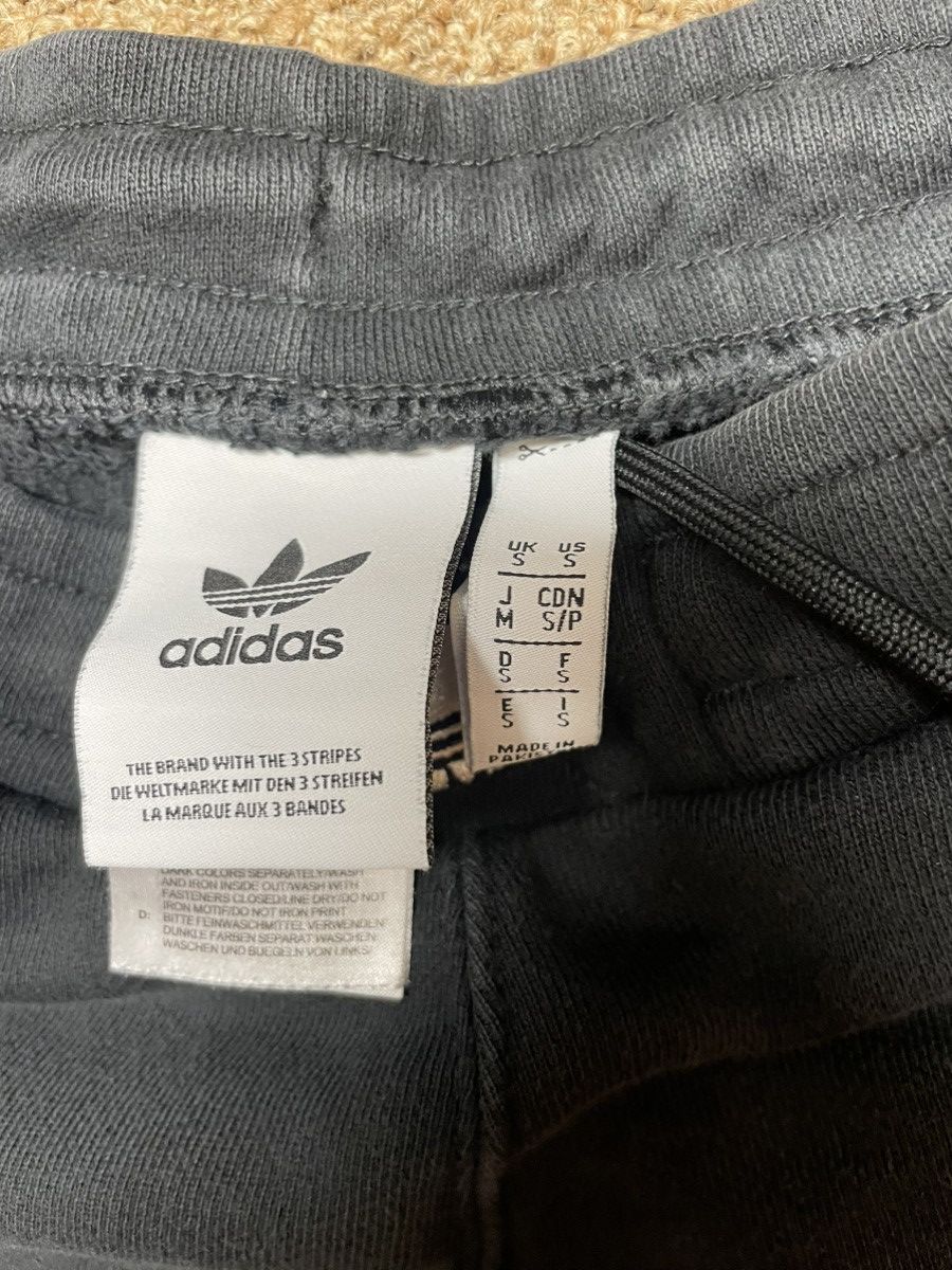 Adidas Adidas Trefoil Logo Shorts Size US 30 / EU 46 - 2 Thumbnail