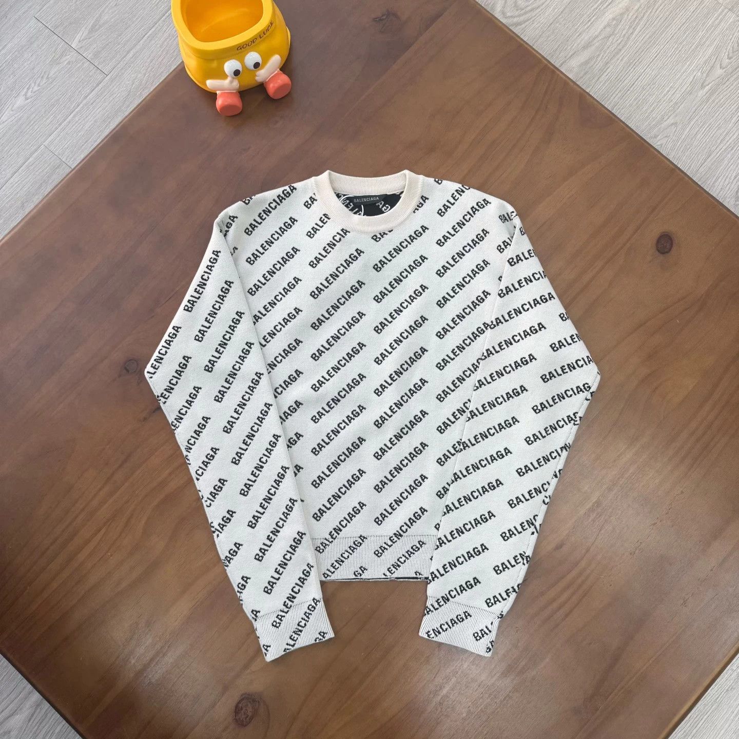Balenciaga Balenciaga All-Over Graffiti Print Knit Sweater XS Size XS / US 0-2 / IT 36-38 - 1 Thumbnail