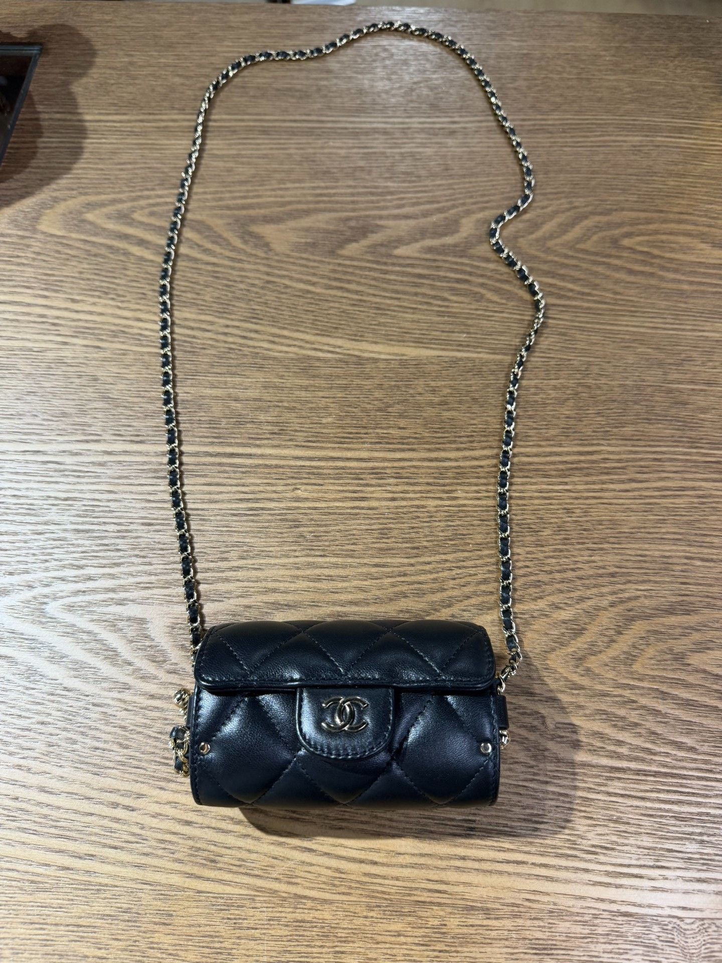 Chanel Chanel Black Quilted Mini Chain Bag Size ONE SIZE - 1 Thumbnail