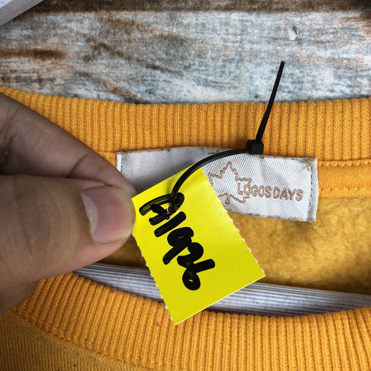 Japanese Brand × Vintage Logos Days Yellow Sweatshirt #A1926 Size US M / EU 48-50 / 2 - 10 Thumbnail