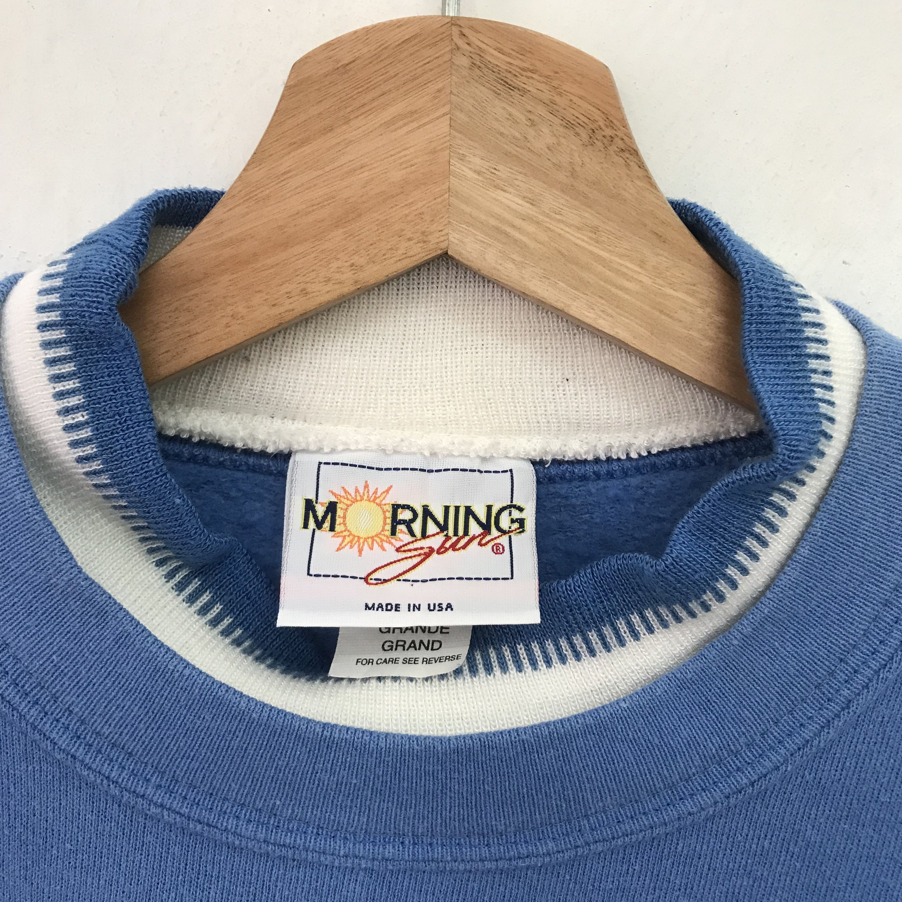 Vintage Vintage 90s Morning Sun Blue Sweatshirt - 402 Size US L / EU 52-54 / 3 - 10 Thumbnail