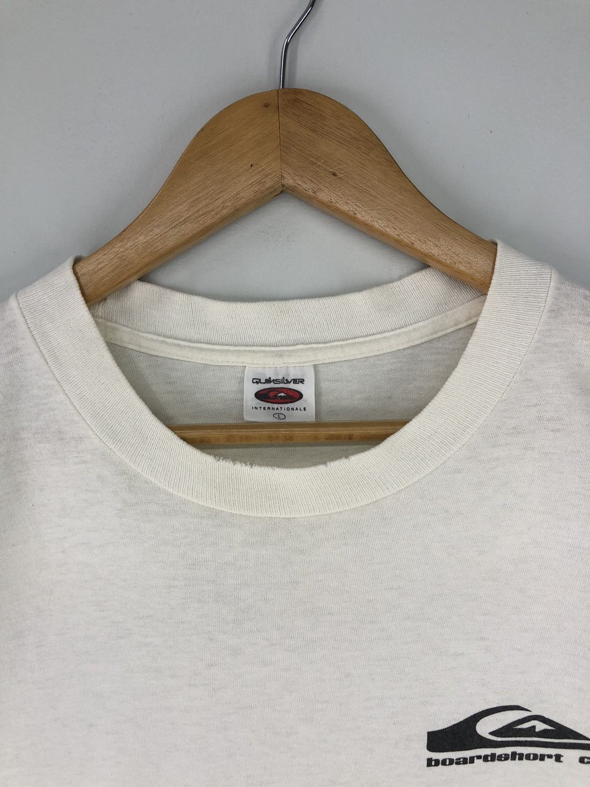 Quiksilver Vintage Quiksilver Big Spellout Distressed Tshirt Size US L / EU 52-54 / 3 - 5 Thumbnail