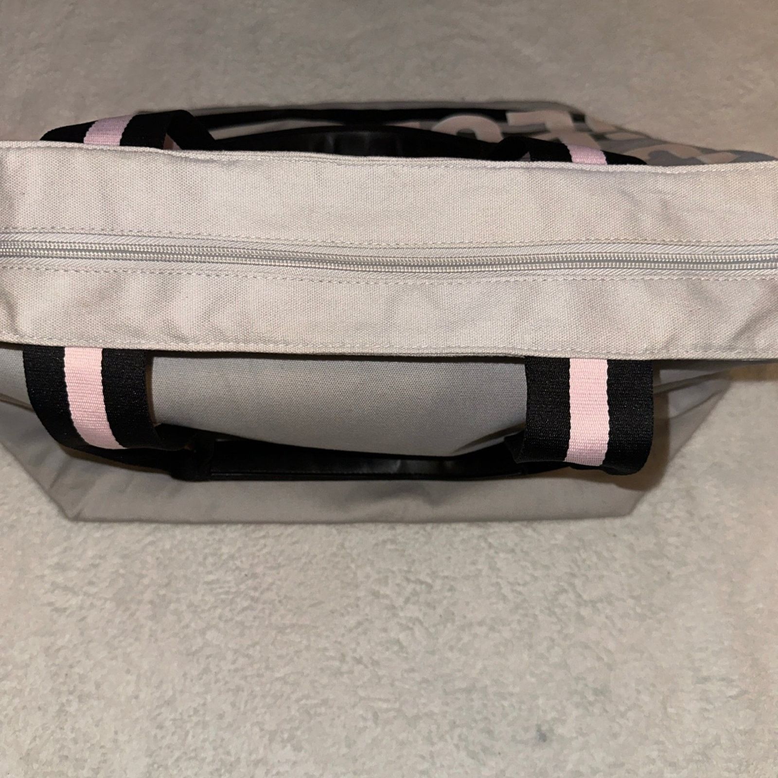 Victoria's Secret Victorias Secret Tote Bag Size ONE SIZE - 5 Thumbnail