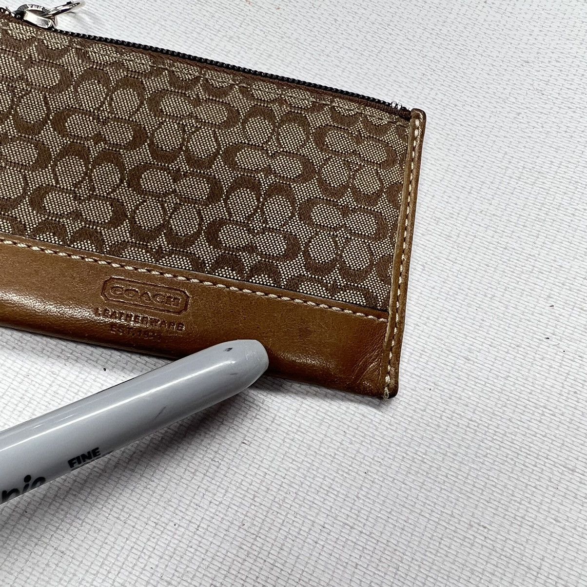 Coach × Vintage VTG Coach Coin Purse Monogram Logo Zipper Key Chain ID Y2K Size ONE SIZE - 4 Thumbnail