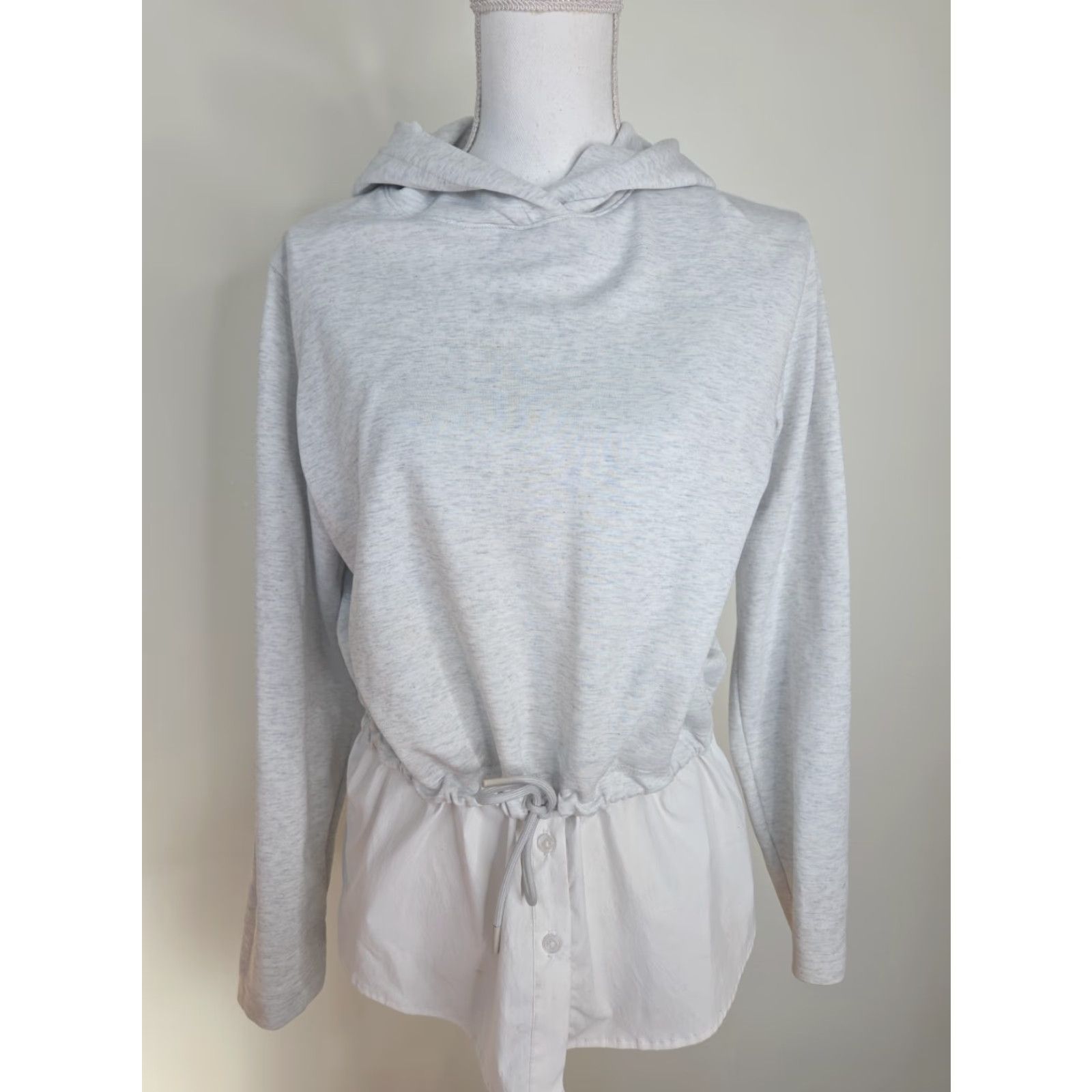 Athleta Athleta Hoodie Womens Small Tie Waist Poplin Gray White Sweatshirt Top Pullover Casual Activewear Size S / US 4 / IT 40 - 2 Thumbnail