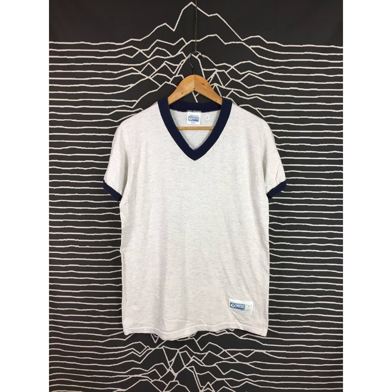 Vintage Vtg Discus Athletic Made In Usa Plain Casual V-Neck Tee Size US M / EU 48-50 / 2 - 2 Thumbnail