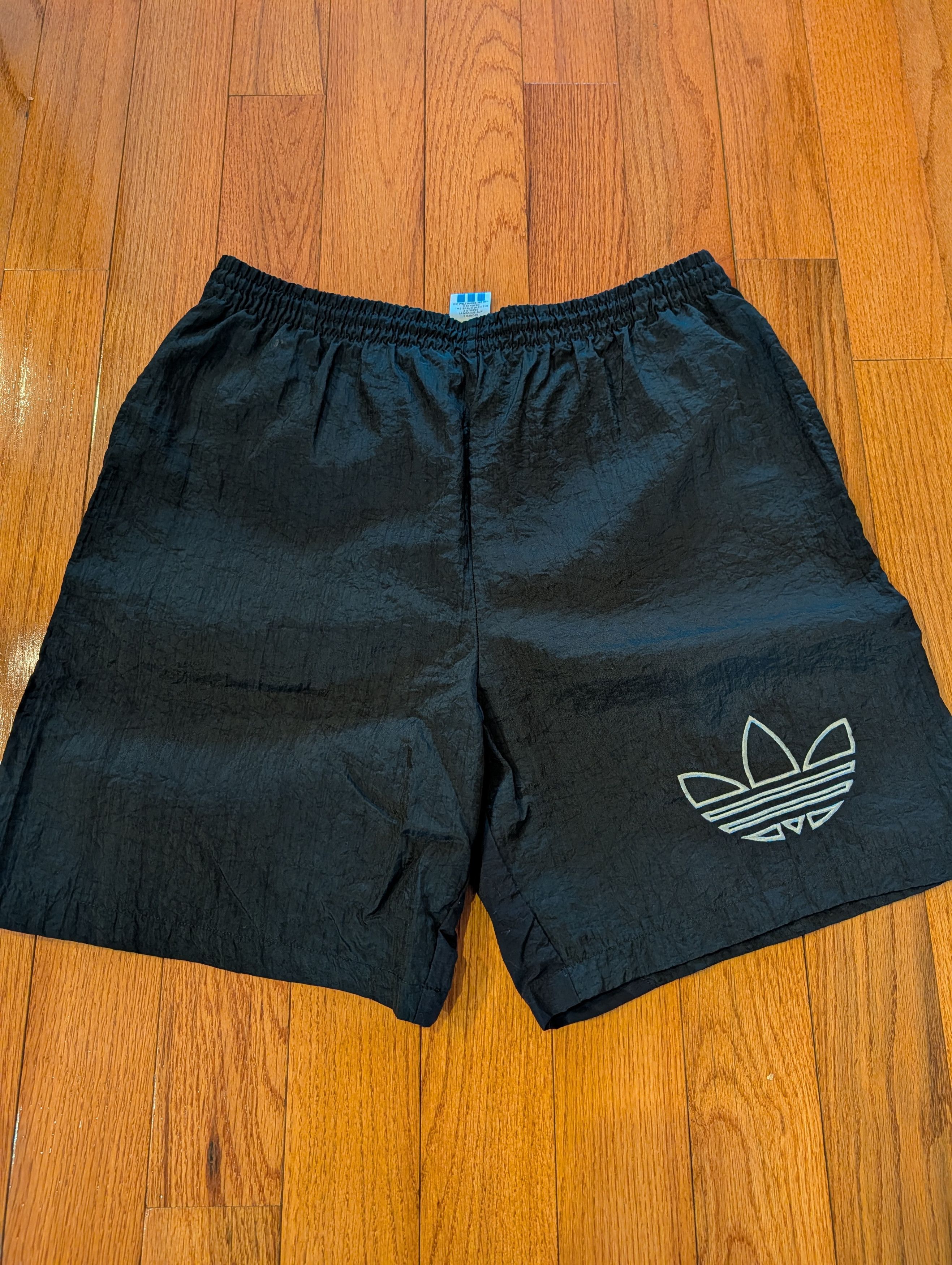 Adidas Vtg 90s Adidas Trefoil Big Logo Spellout Athletic Shorts Size US 34 / EU 50 - 1 Thumbnail