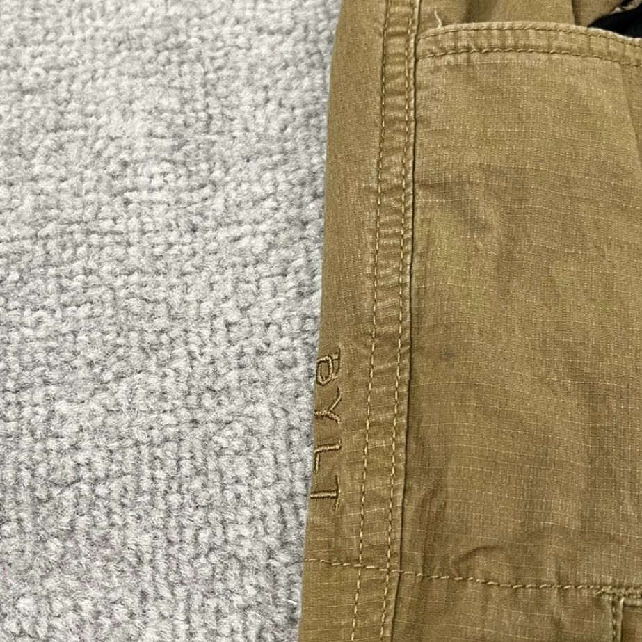 Vintage BYLT Khaki Pants Mens 2XL Slim Straight Stretch Cotton Travel Golf Brown Size US 39 - 6 Thumbnail
