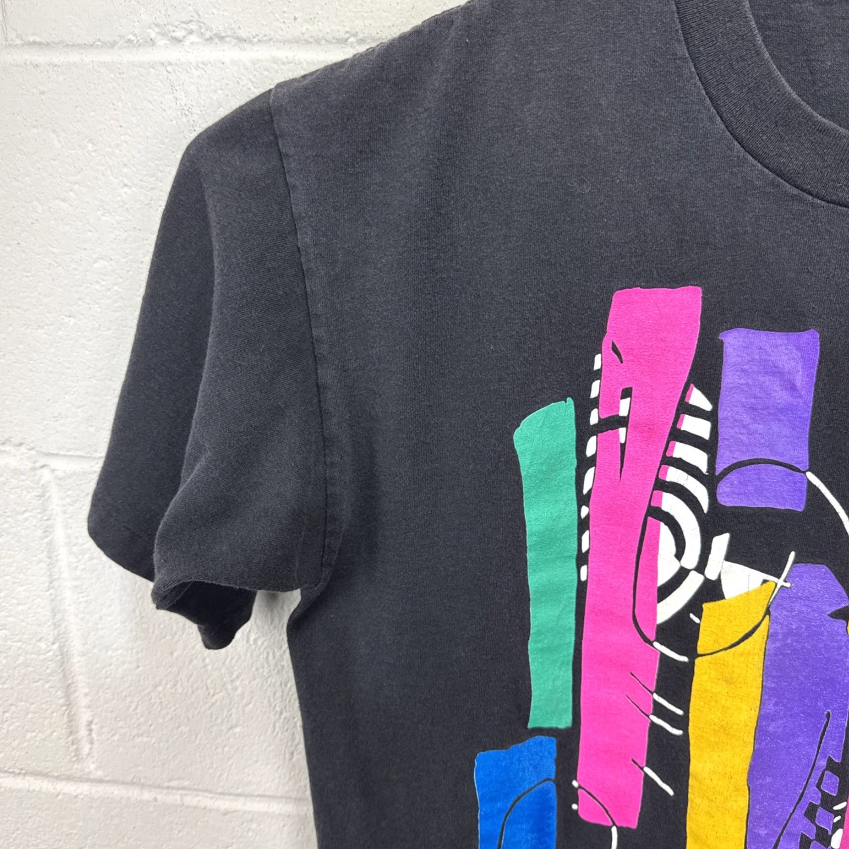 Gildan VINTAGE Gilda Marx 90s Art T-Shirt Men XL Black Graphic Abstract Painting Short Sleeve USA Size US XL / EU 56 / 4 - 6 Thumbnail