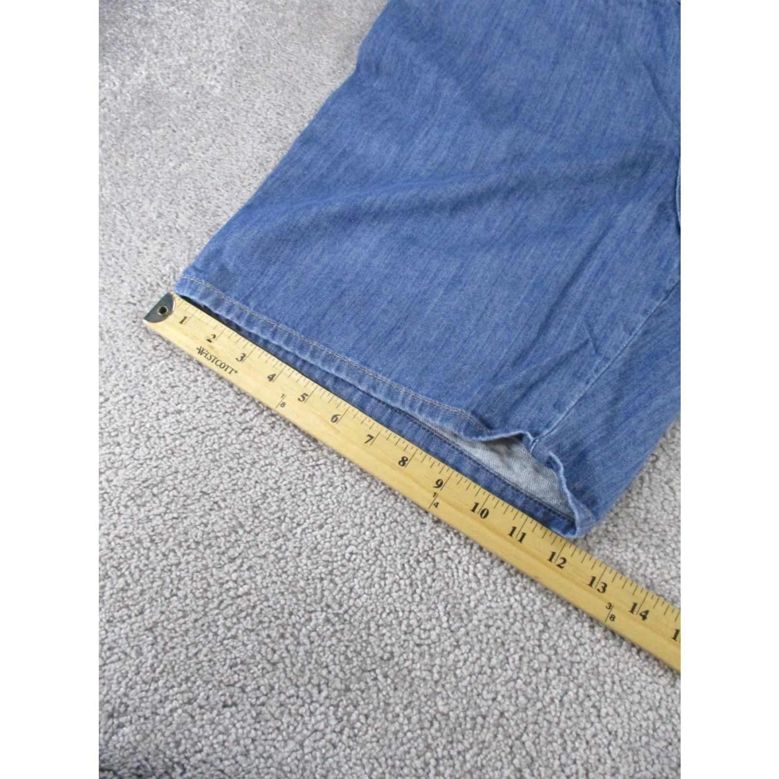 Vintage L.L.Bean Shorts Womens 18 Medium Wash Lightweight Denim Classic Fit Straight Blue Solid Size 40" / US 18 - 4 Thumbnail