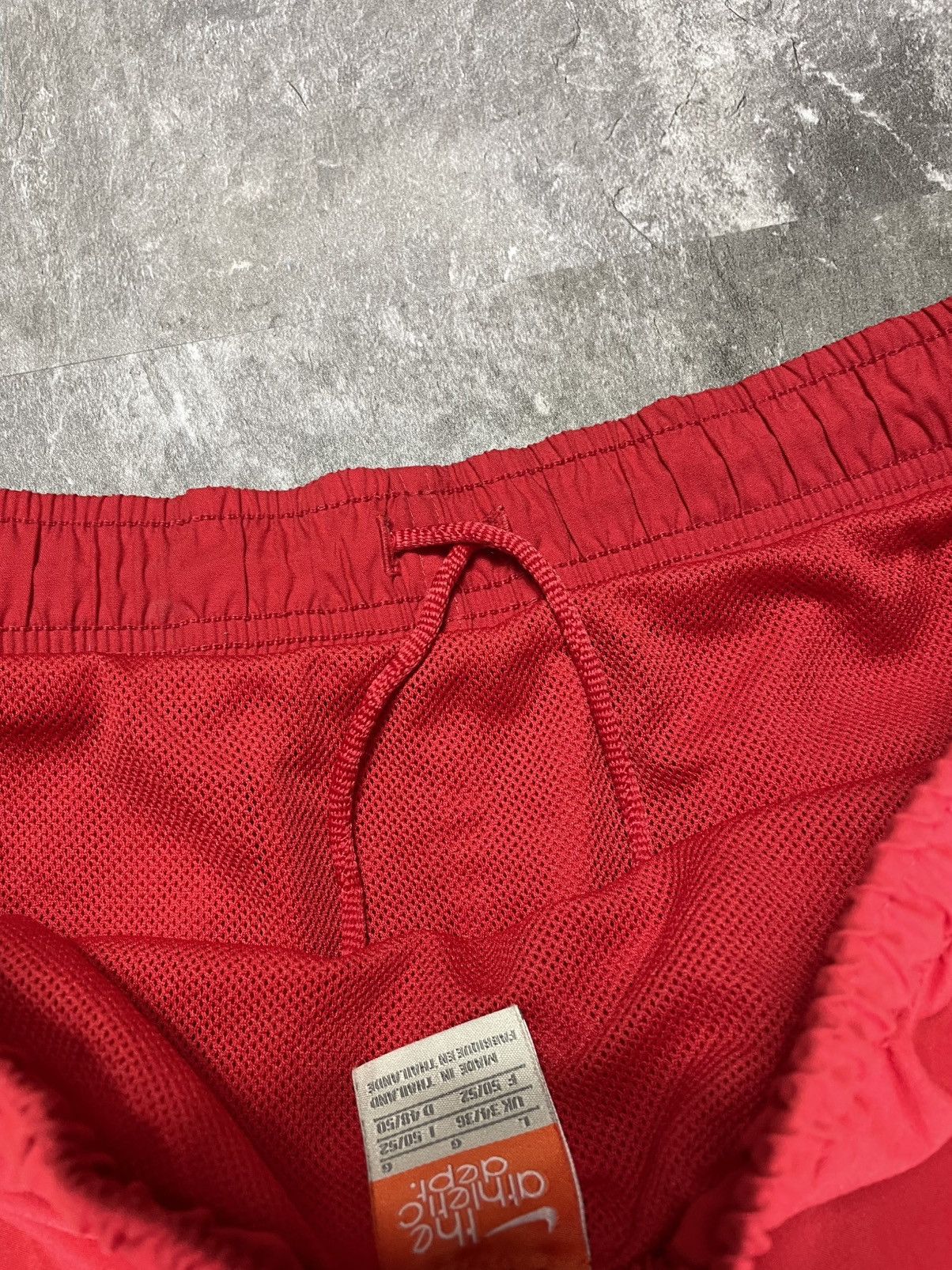 Nike Vintage Nike Basketball Swoosh Big Logo Track Shorts Y2k Size US 34 / EU 50 - 5 Thumbnail