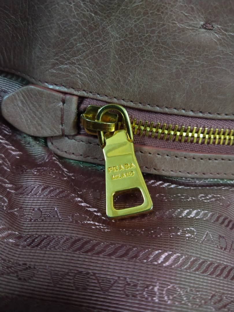 Prada Authentic Prada Leather Tote Shoulder Bag Size ONE SIZE - 13 Thumbnail