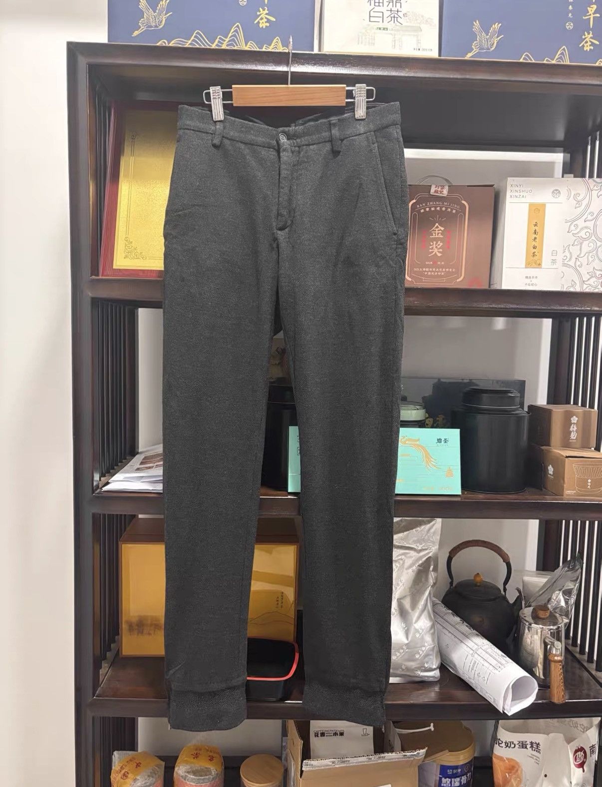 Giorgio Armani Giorgio Armani Casual Pants J2 Size US 30 / EU 46 - 1 Thumbnail