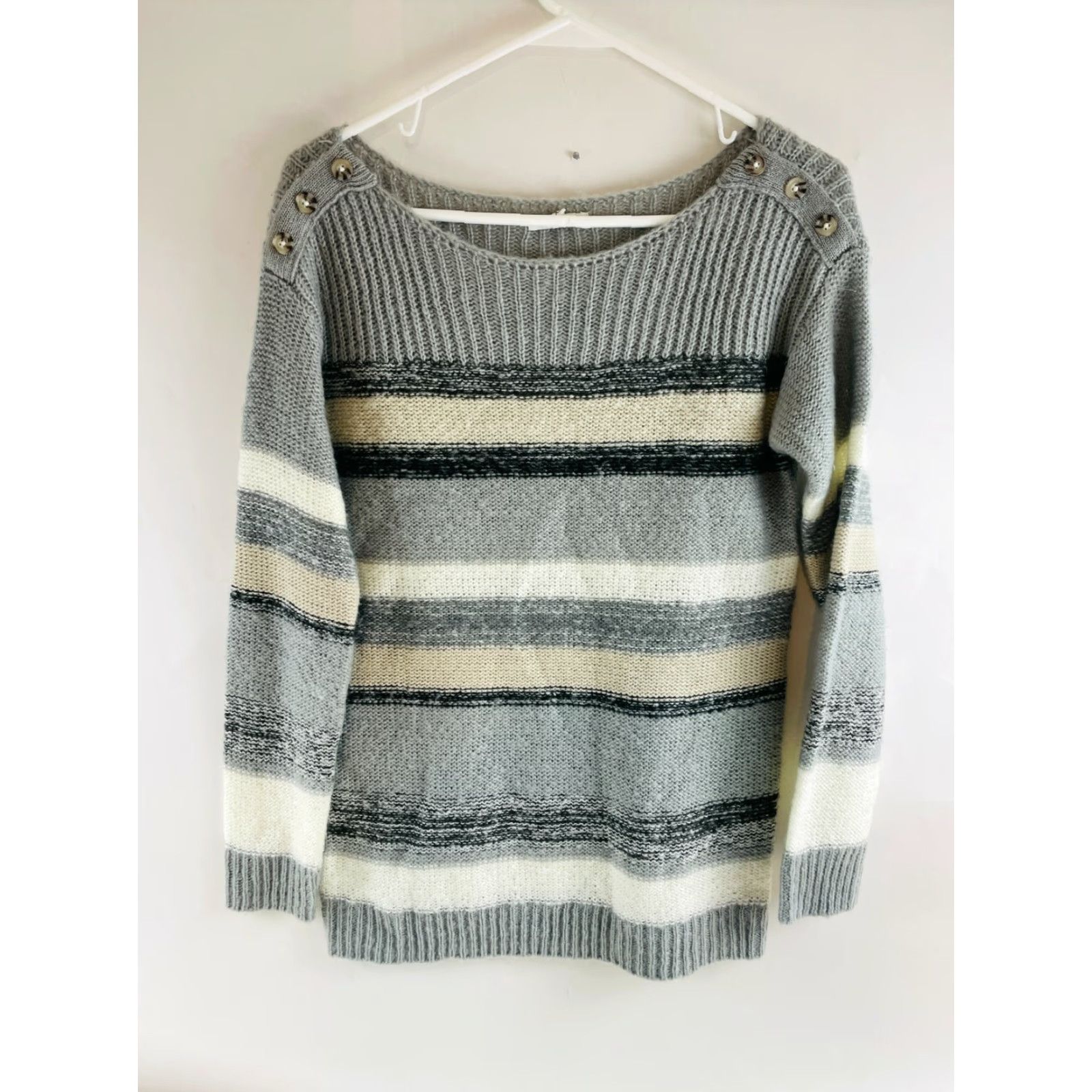 Vintage Maurices Top Women's XS Gray Striped Buttons on Shoulder Long Sleeve Knit Shirt Size XS / US 0-2 / IT 36-38 - 2 Thumbnail