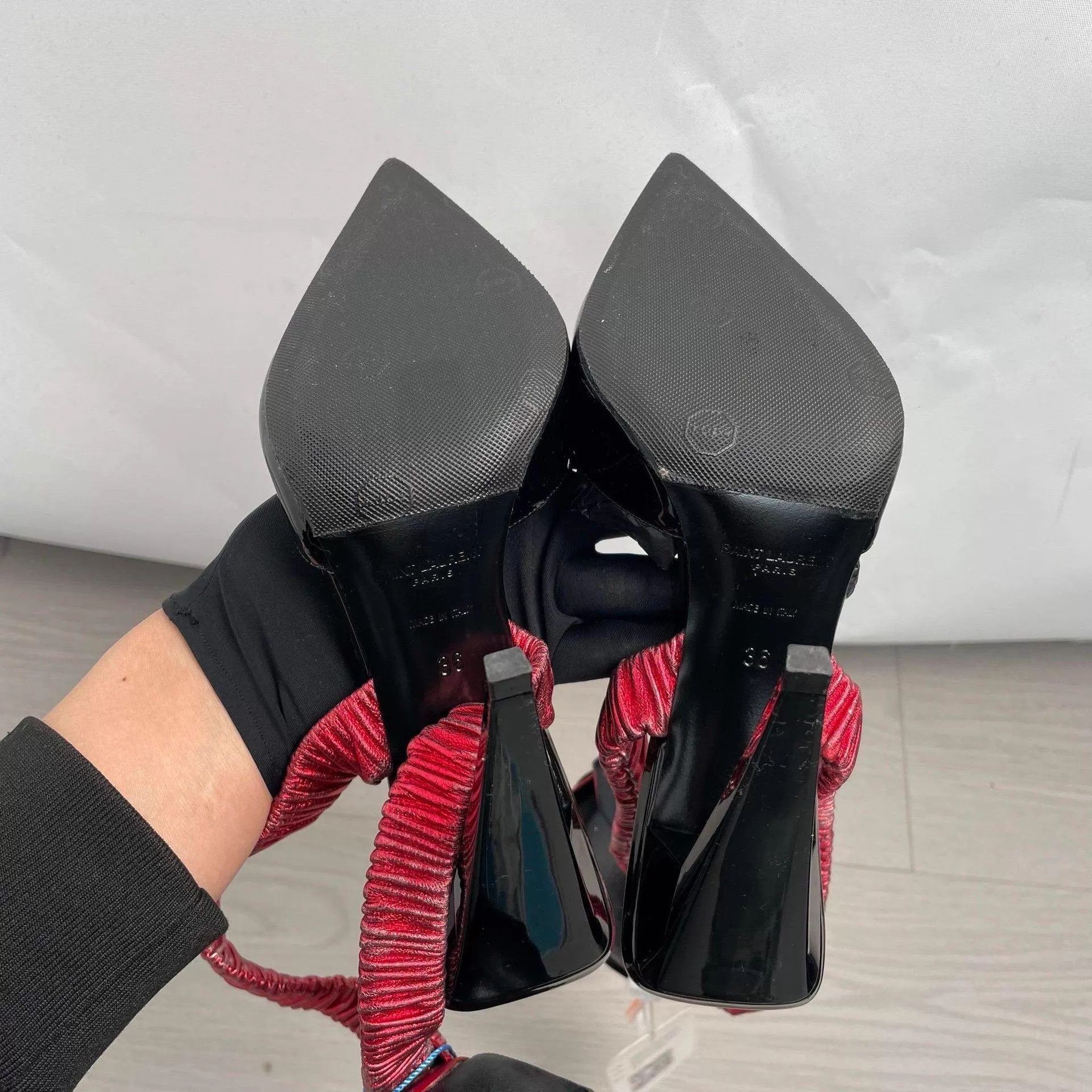 Yves Saint Laurent YSL Red Flower Patent Leather Pointed Toe Heels 36 Size US 5.5 / IT 35.5 - 6 Thumbnail