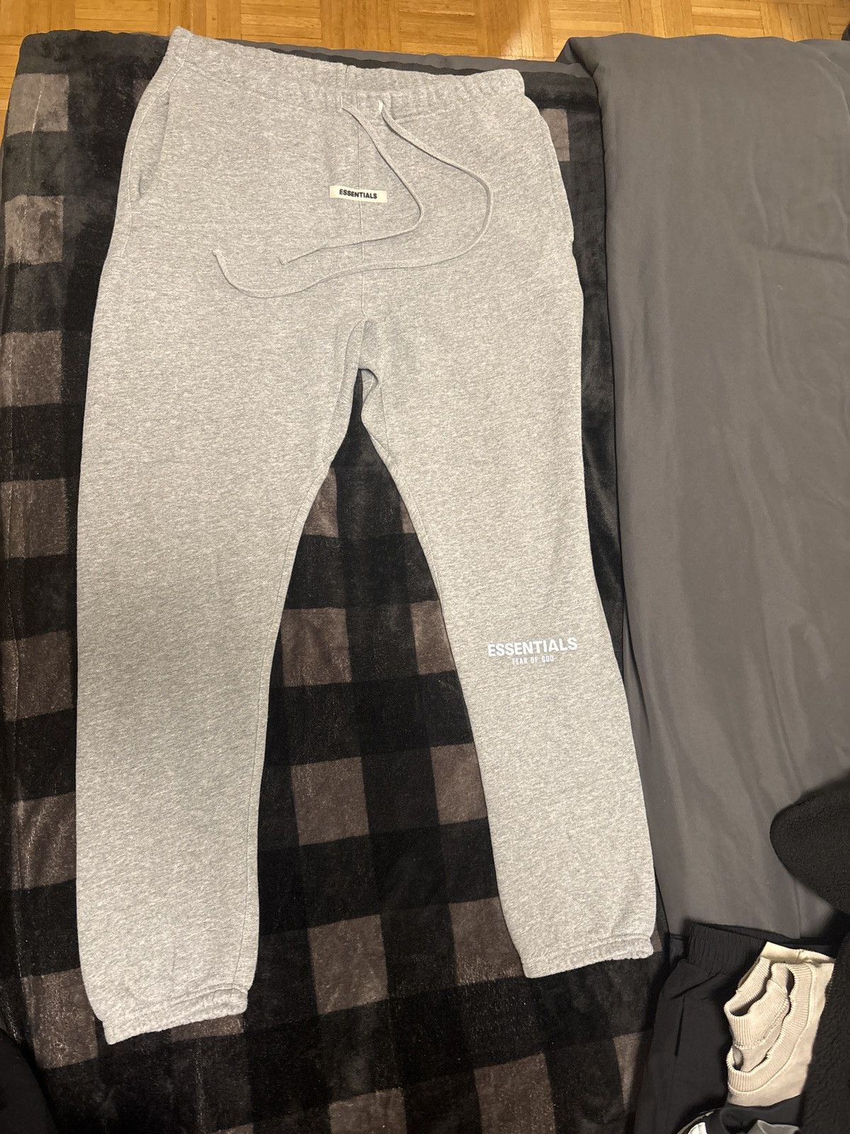 Essentials Essentials Fear of God Sweatpants Size US 33 - 1 Thumbnail