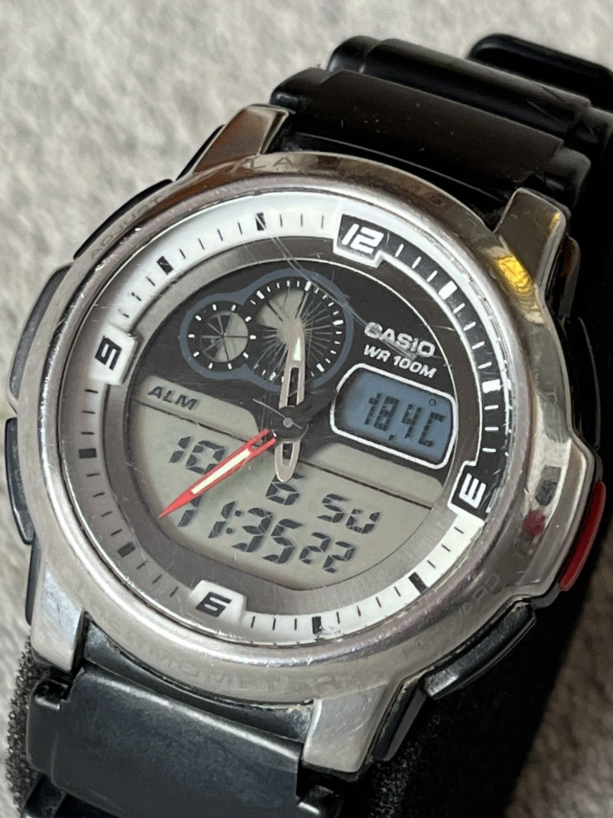 Casio × Vintage Vin Y2K Casio Analog Digital Thermometer Watch 4738 aqf-102w Size 32 - 2 Thumbnail