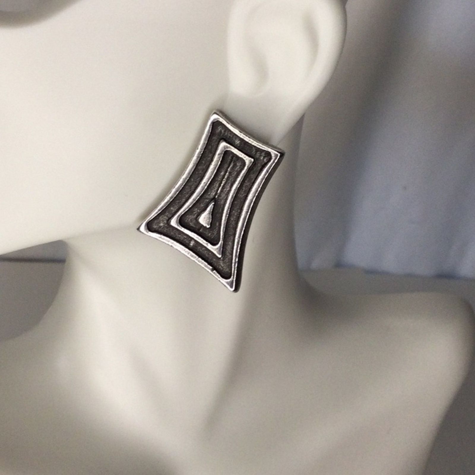 Other Silver & Black Geometric Trapezoid Push Back 1980's Earrings Size ONE SIZE - 14 Thumbnail