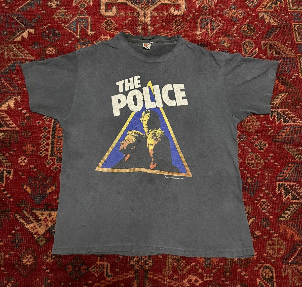 Hanes RARE The Police 1981 Zenyattà Mondatta Vintage Graphic Tee Size US S / EU 44-46 / 1 - 1 Thumbnail