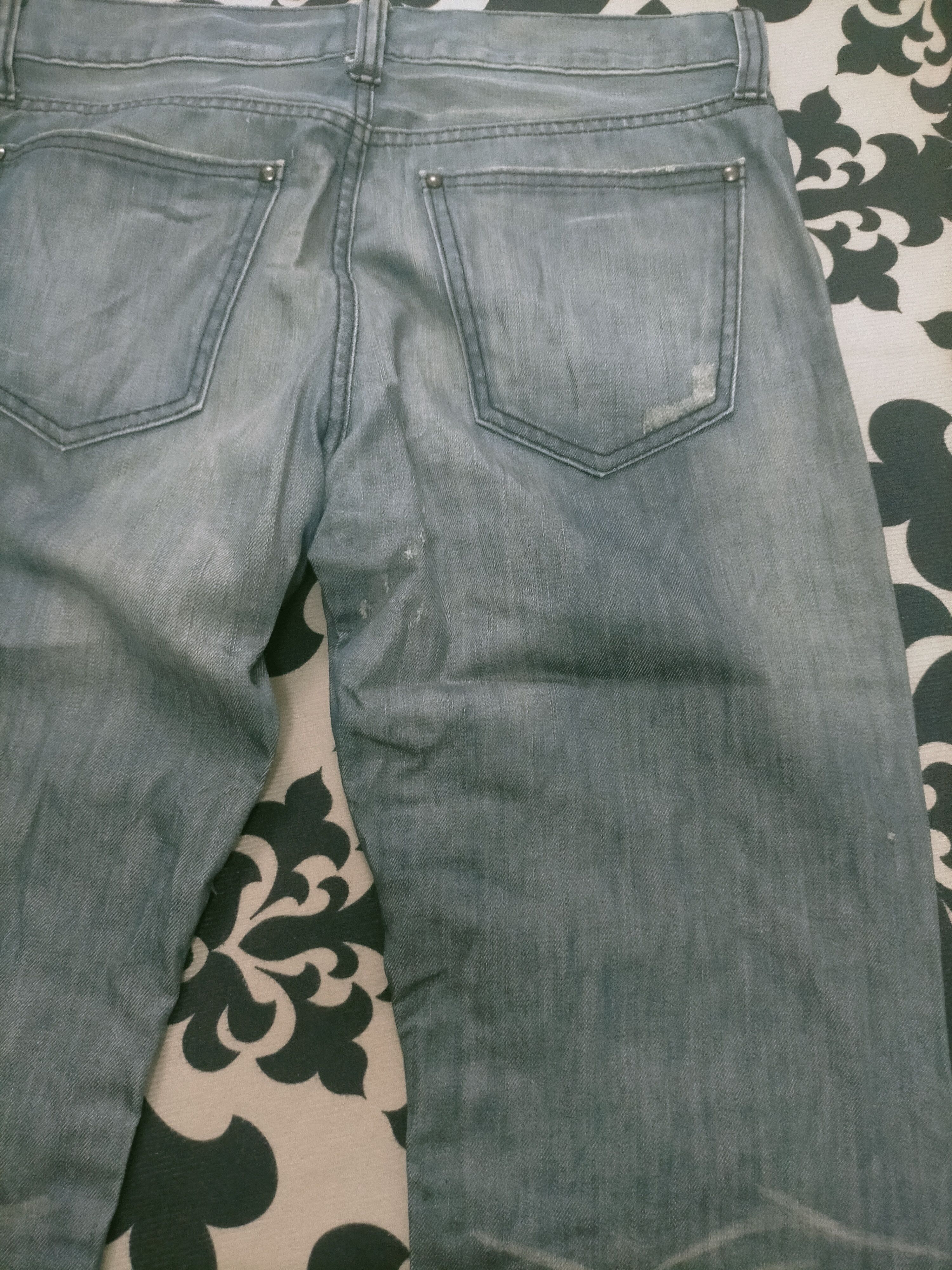 Japanese Brand × Uniqlo 🔥 Vintage Y2K Uniqlo Washed Distressed Slim Fit Jeans Size US 33 - 7 Thumbnail