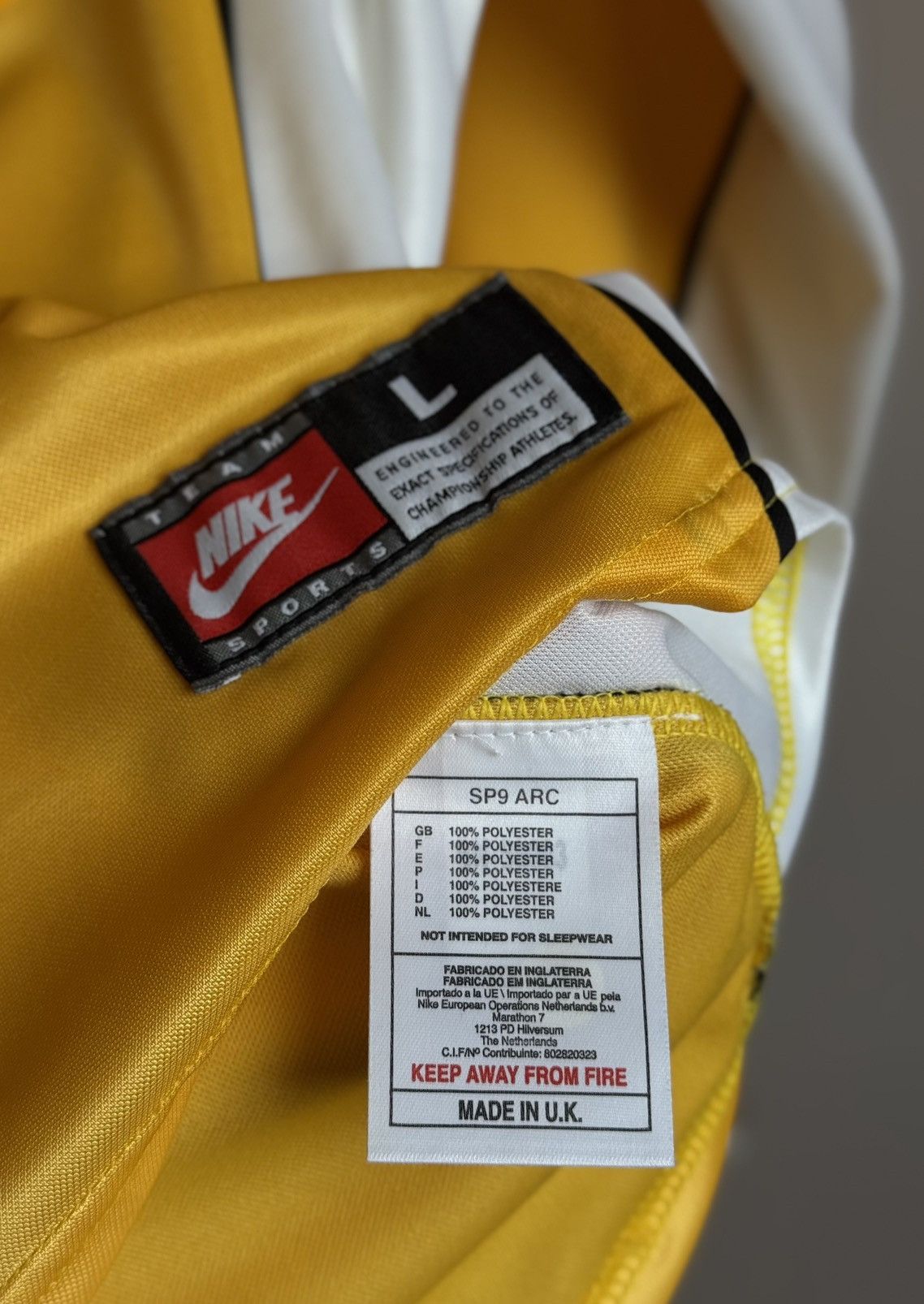 Nike Vintage Nike Borussia Dortmund 1998/00 Home Jersey Size M / US 6-8 / IT 42-44 - 11 Thumbnail