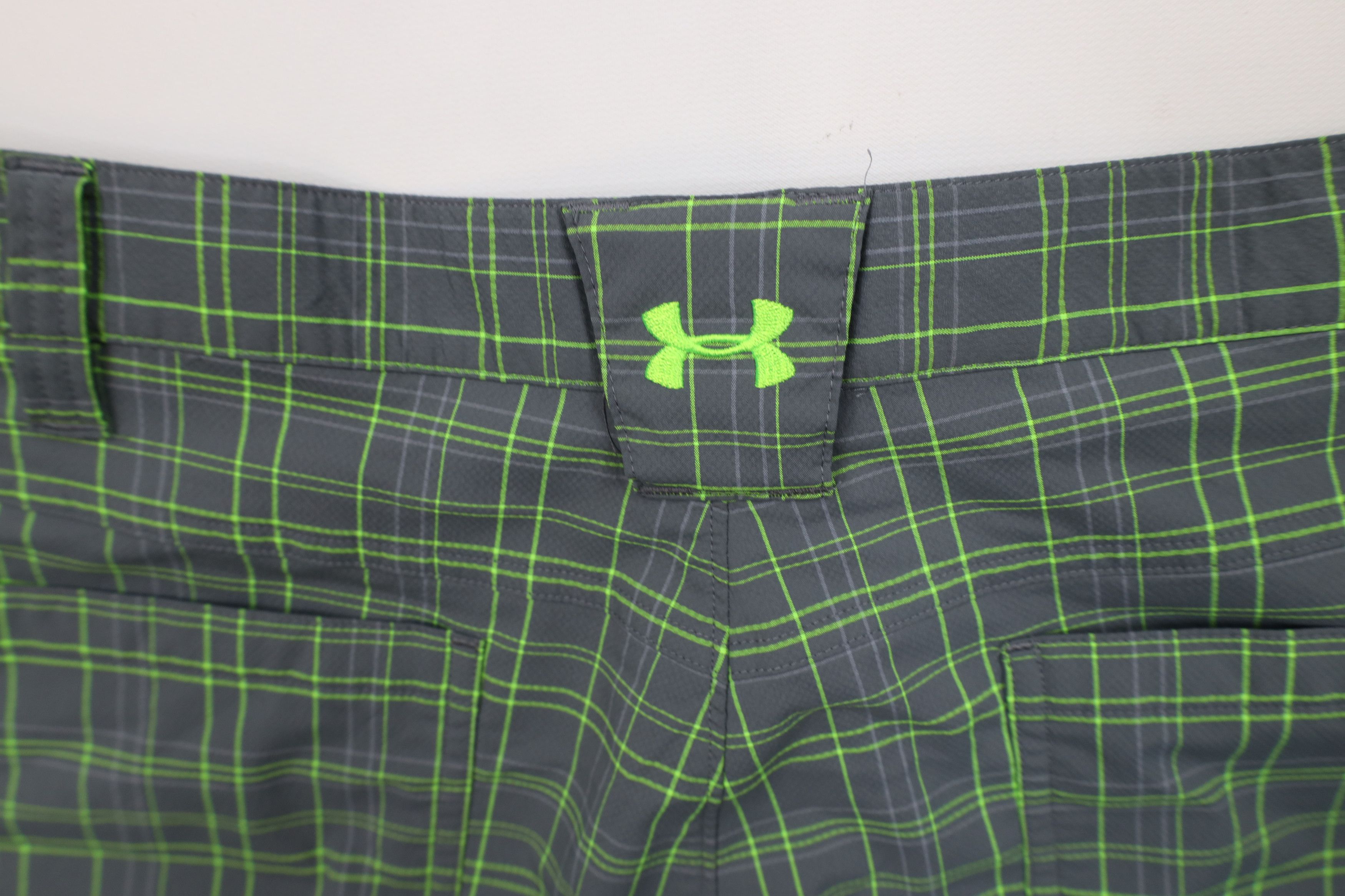 Under Armour Under Armour Stretch Golfing Golf Chino Shorts Gray Plaid Size US 36 / EU 52 - 12 Thumbnail