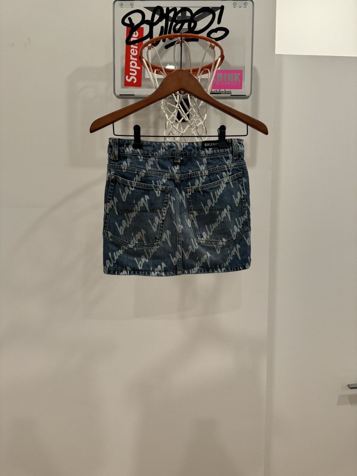 Balenciaga Balenciaga Logo Mini Skirt Size US 27 - 2 Thumbnail