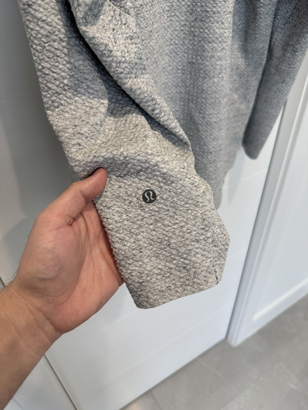 Lululemon Lululemon Mens At Ease Light Heather Grey Crewneck Size XL Size US XL / EU 56 / 4 - 6 Thumbnail