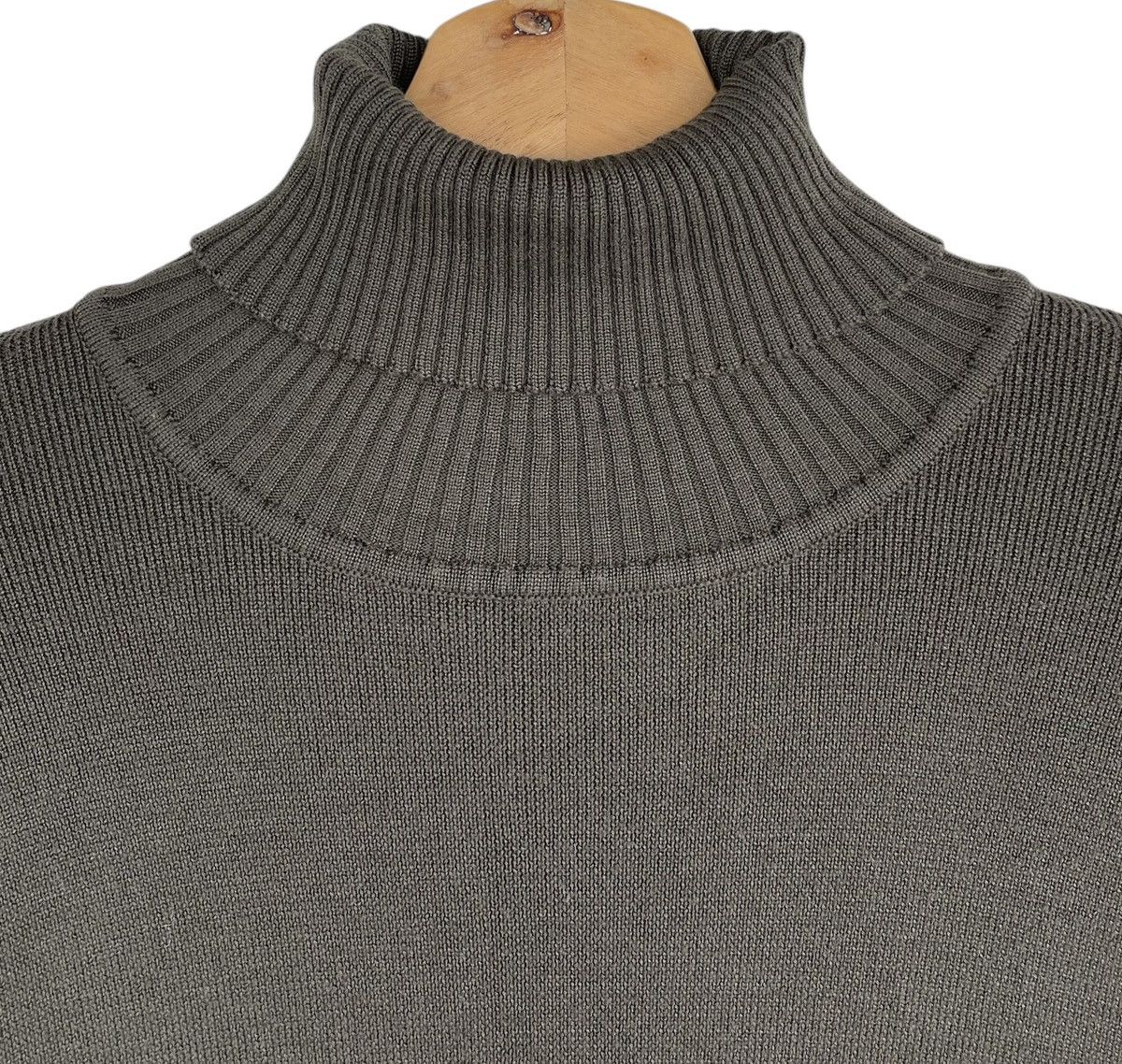 Louis Vuitton Y2K Louis Vuitton Embossed Wool Turtle Neck Size US M / EU 48-50 / 2 - 2 Thumbnail