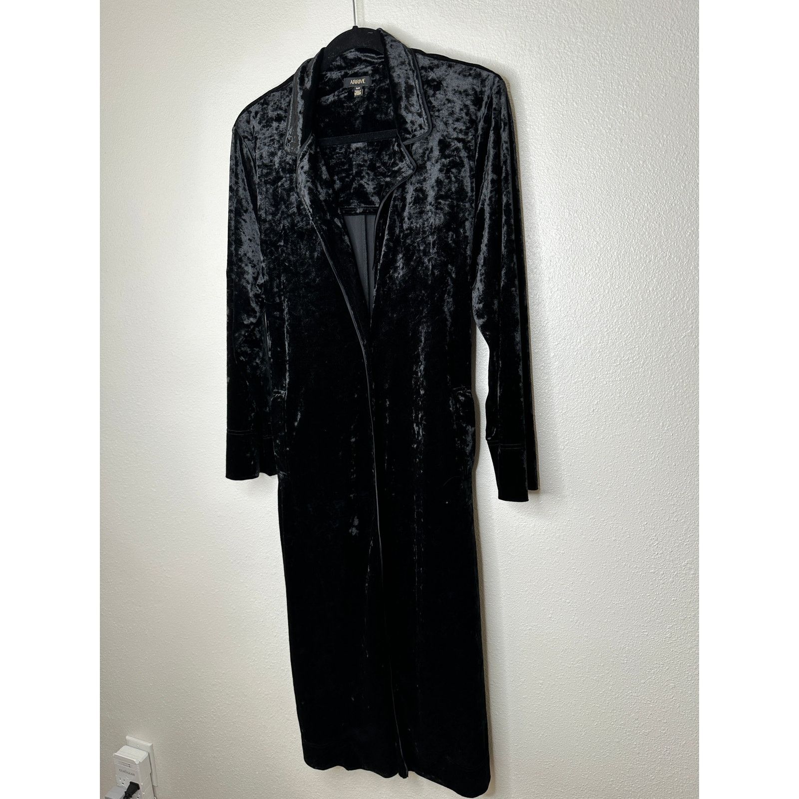 Other Arrive Black Velour Button Long Sleeve Tie Midi Dress Small Size S / US 4 / IT 40 - 3 Thumbnail