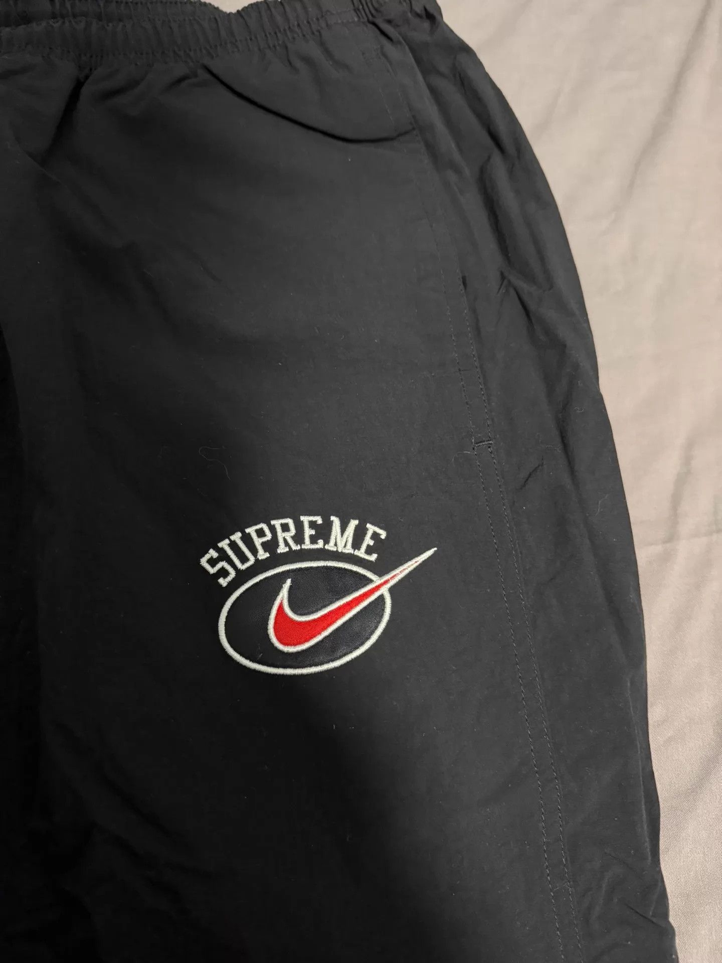 Supreme Supreme x Nike vintage track pant purple M new without tags Size US 32 / EU 48 - 6 Thumbnail