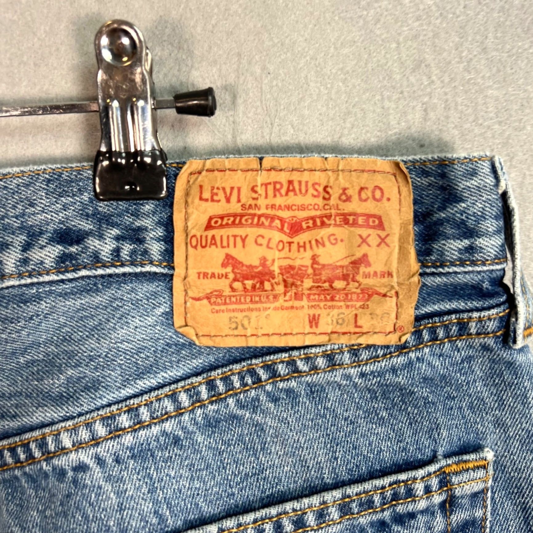 Levi's VINTAGE Levi's 501 Jeans Mens Straight Inseam 29 in 36 x 30 Blue Denim Cotton Cotton Denim | Levi's 501 | Jeans | Men Size US 36 / EU 52 - 3 Thumbnail
