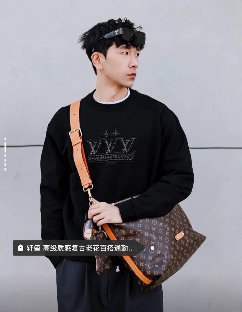 Louis Vuitton Louis Vuitton SS25 Men's Spring/Summer Logo Crewneck Pullo Size US L / EU 52-54 / 3 - 4 Thumbnail